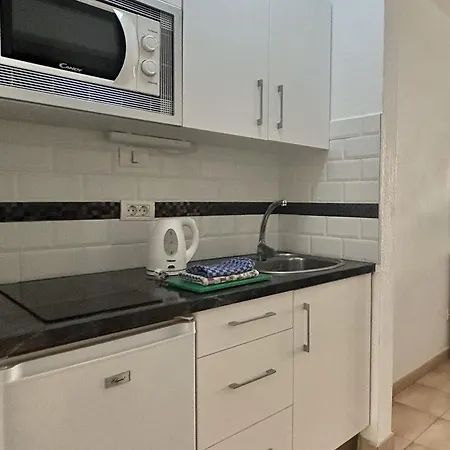 Apartamento Studio In Castle Harbour With Pool Viewc001 Los Cristianos (Tenerife)