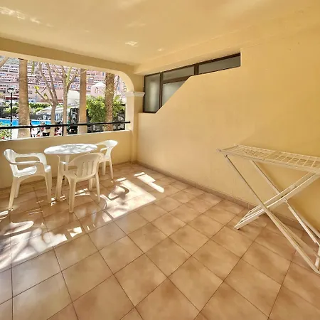 Studio In Castle Harbour With Pool Viewc001 *